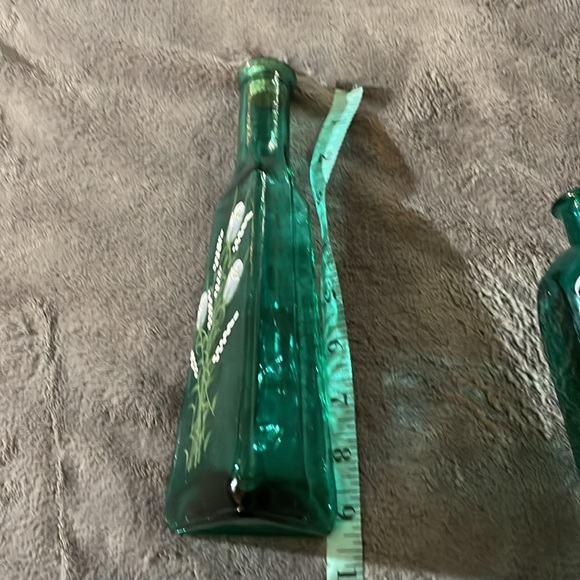 Blue art glass triangular painted flower vases - Picture 7 of 9